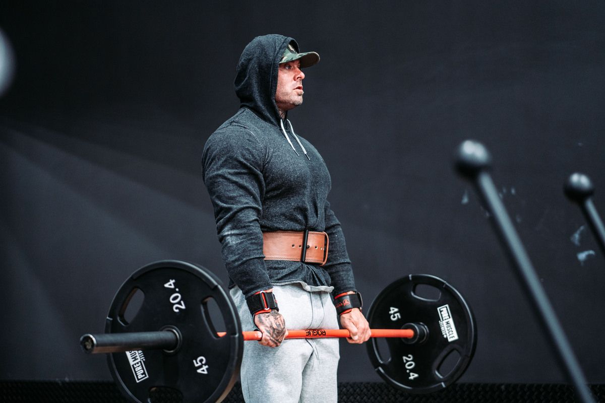 Why Lifting With A Straighter Spine Doesn't Reduce Your Risk Of Back Pain –  The Sports Physio