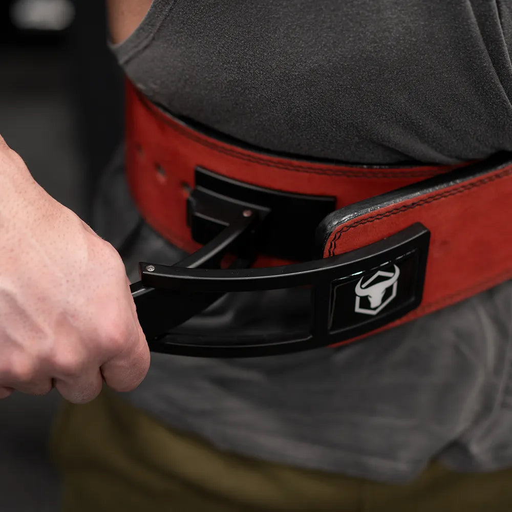 The Advantages of Using a Lever Belt for Weightlifting