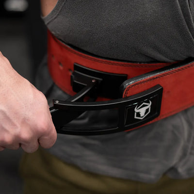 The Advantages of Using a Lever Belt for Weightlifting