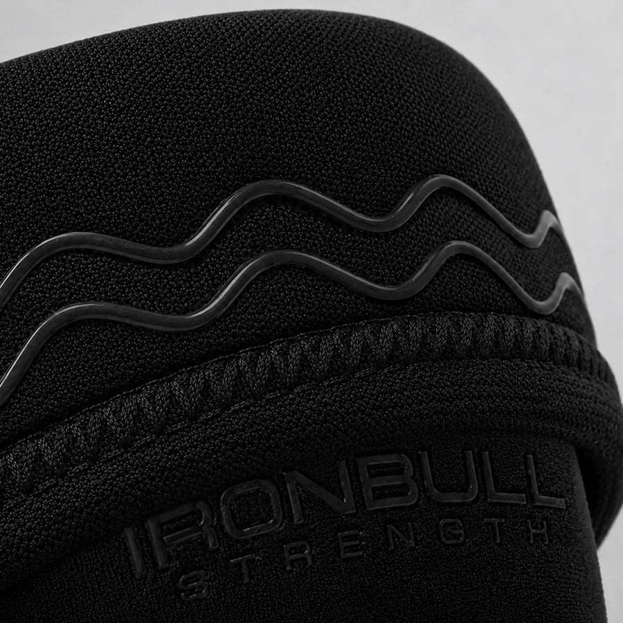 #color_black | Close-up of anti-slip feature on Iron Bull Strength 7mm knee sleeves