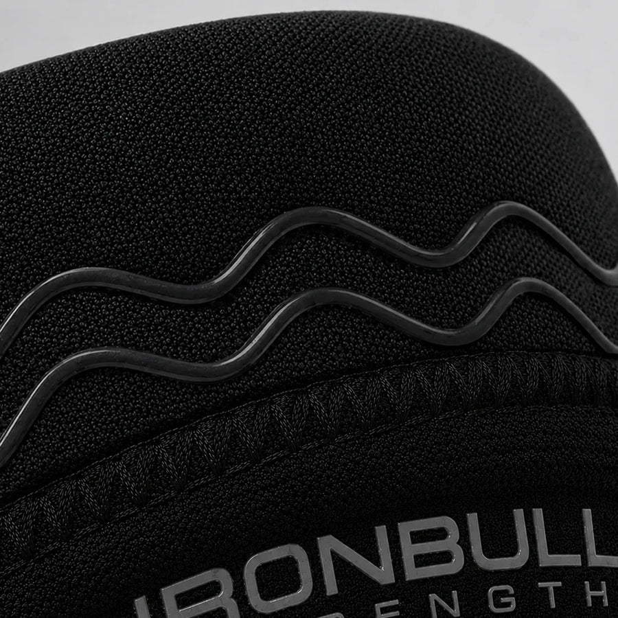 #color_black-gray | Close-up of anti-slip feature on Iron Bull Strength 7mm knee sleeves
