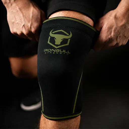 #color_black-milspec-green | Iron Bull Strength 7mm knee sleeves for squats in black, how to wear